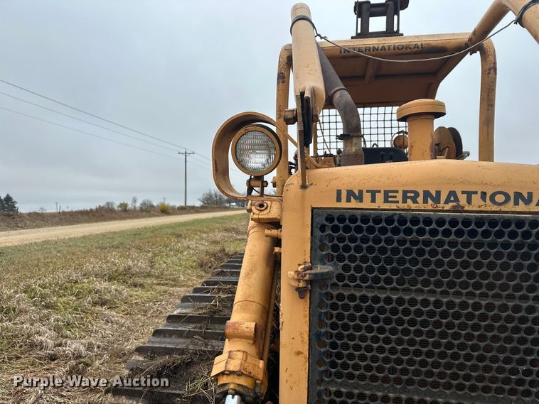image for item EL0080 1971 International TD15B cable plow