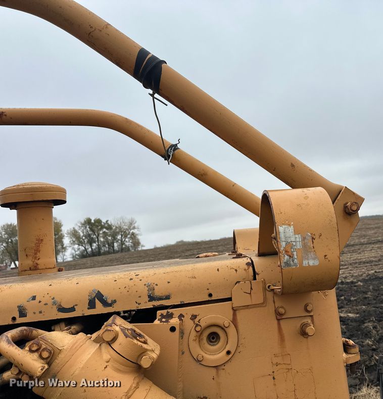 image for item EL0080 1971 International TD15B cable plow