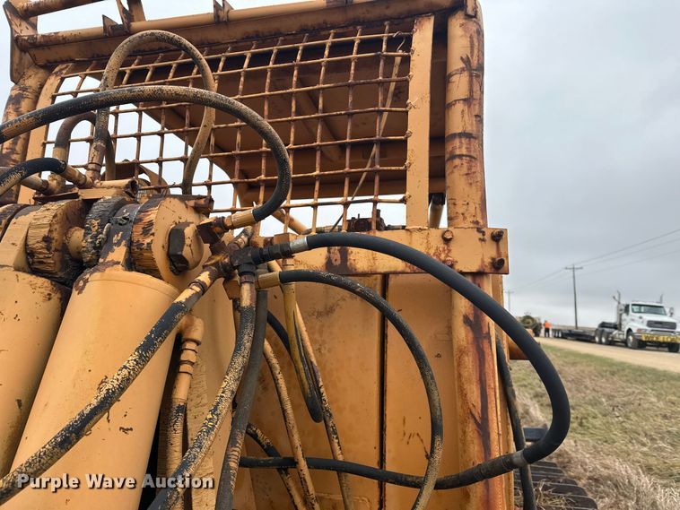 image for item EL0080 1971 International TD15B cable plow