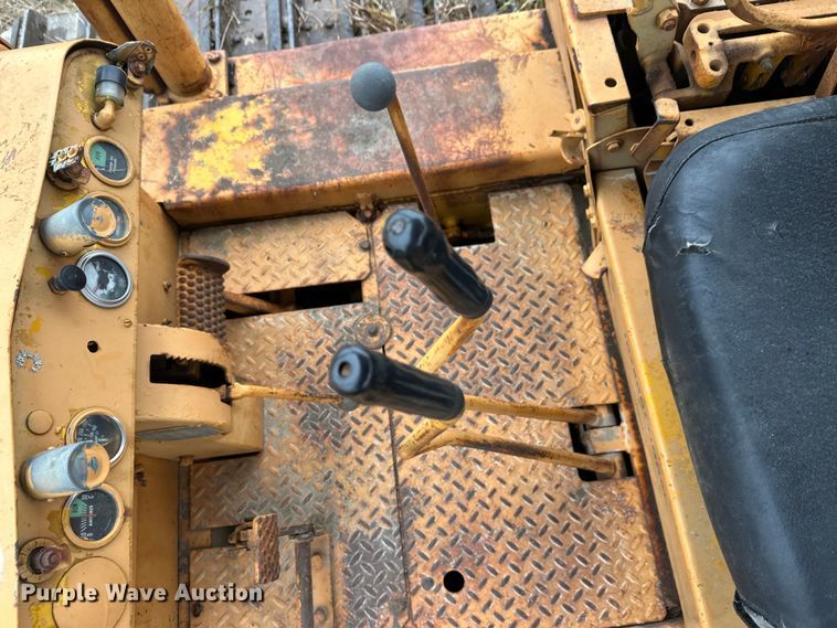 image for item EL0080 1971 International TD15B cable plow