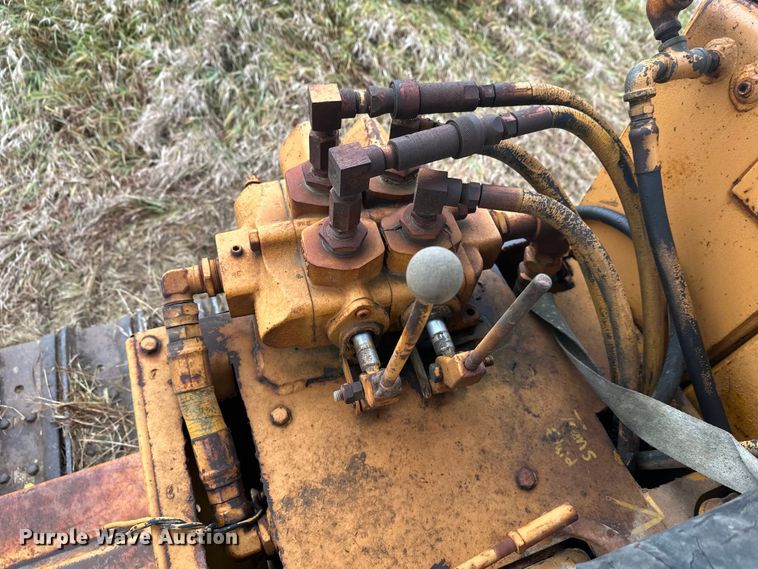 image for item EL0080 1971 International TD15B cable plow