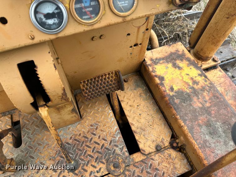 image for item EL0080 1971 International TD15B cable plow