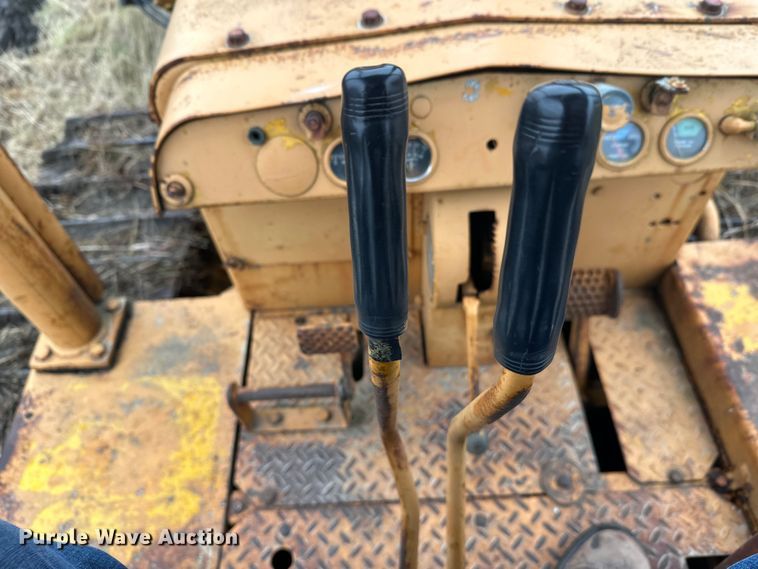 image for item EL0080 1971 International TD15B cable plow