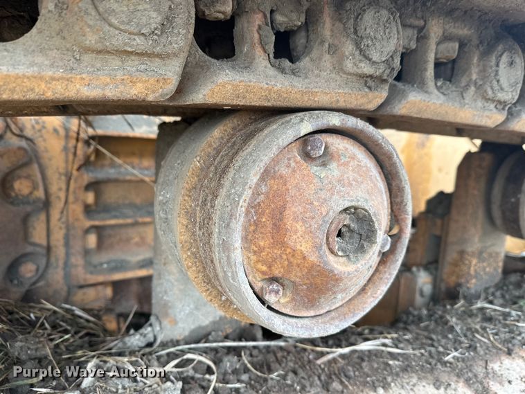 image for item EL0080 1971 International TD15B cable plow