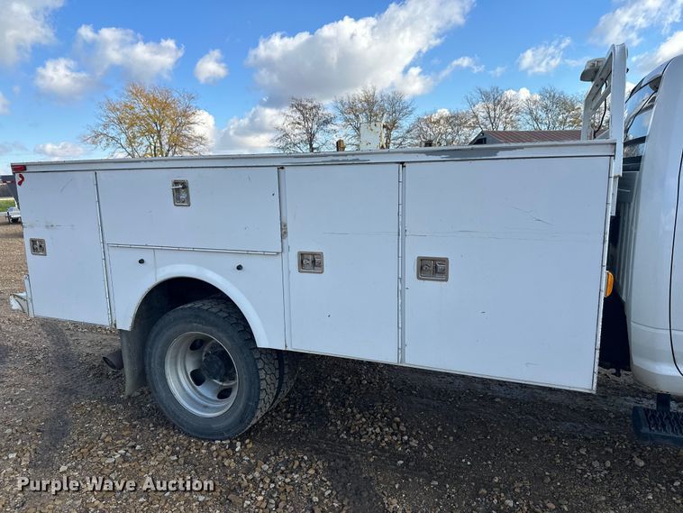 image for item EL0081 2015 RAM 5500 Crew Cab utility / service truck