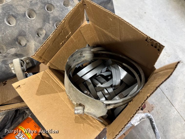 image for item EM2411 Assorted tools