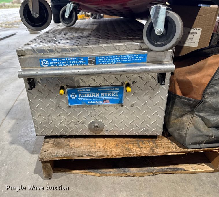 image for item EM2411 Assorted tools