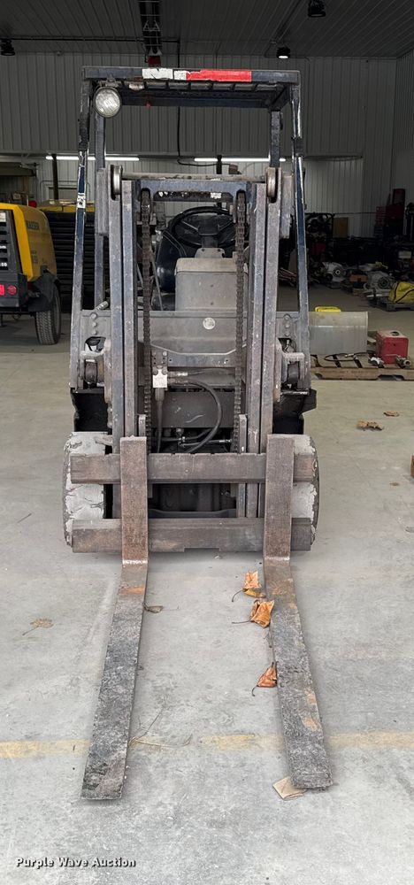 image for item EM2414 Komatsu FG25ST-11 forklift