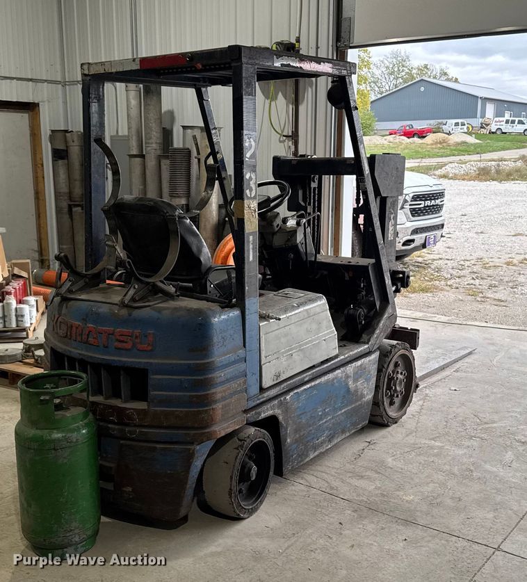 image for item EM2414 Komatsu FG25ST-11 forklift