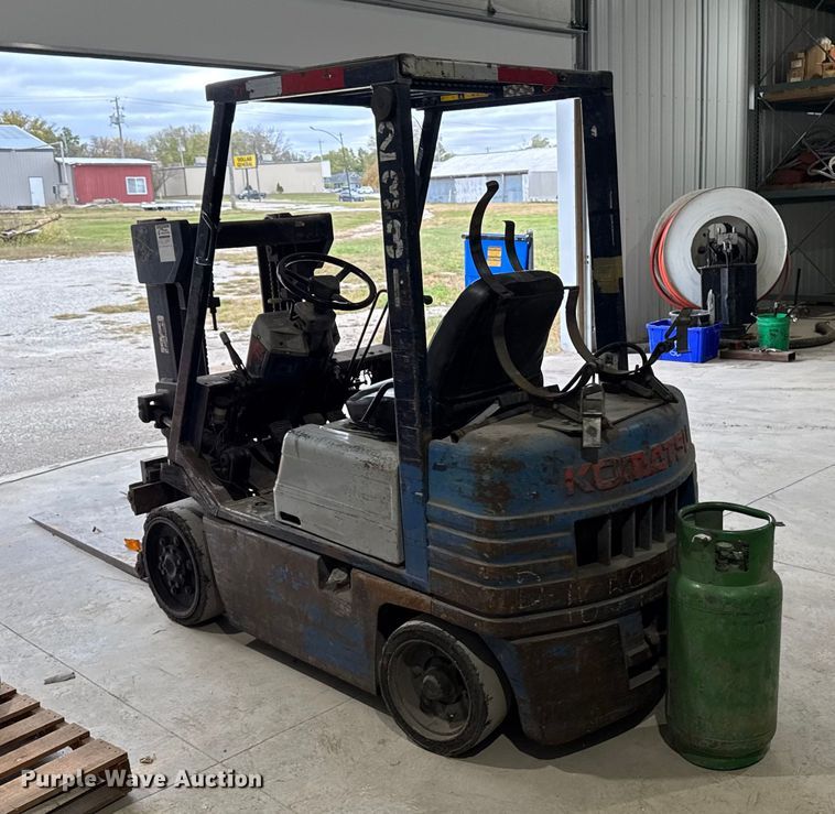 image for item EM2414 Komatsu FG25ST-11 forklift