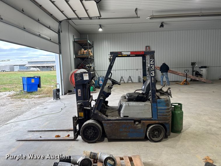 image for item EM2414 Komatsu FG25ST-11 forklift