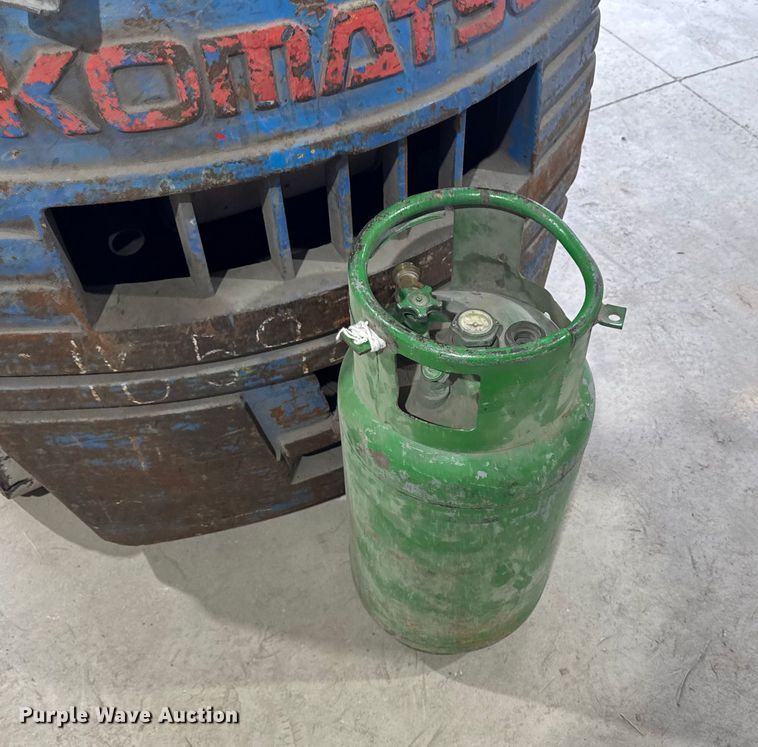 image for item EM2414 Komatsu FG25ST-11 forklift