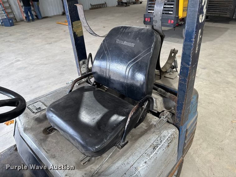 image for item EM2414 Komatsu FG25ST-11 forklift