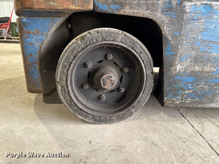 image for item EM2414 Komatsu FG25ST-11 forklift