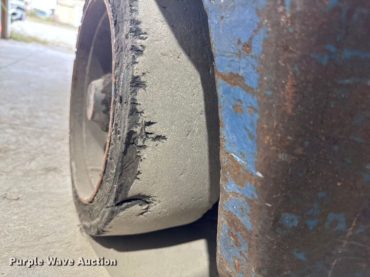 image for item EM2414 Komatsu FG25ST-11 forklift