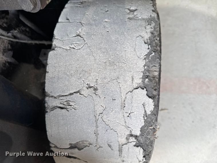 image for item EM2414 Komatsu FG25ST-11 forklift