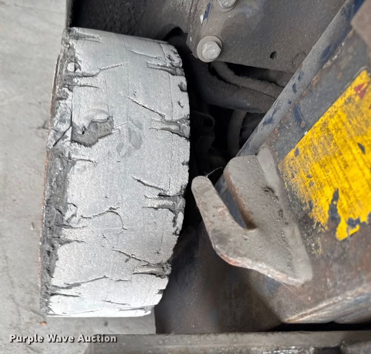 image for item EM2414 Komatsu FG25ST-11 forklift