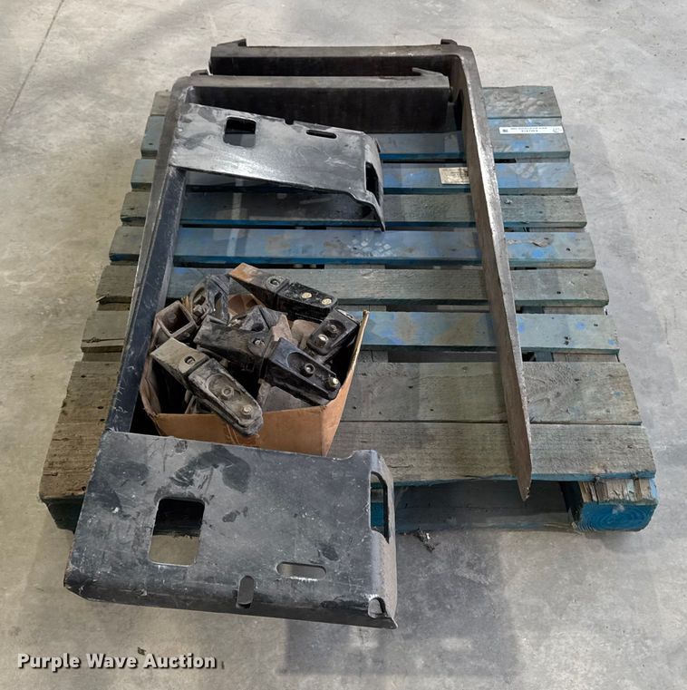 image for item EM2415 Skid steer attachments