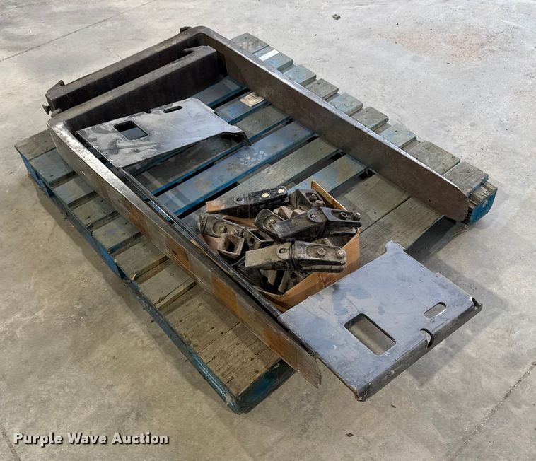 image for item EM2415 Skid steer attachments