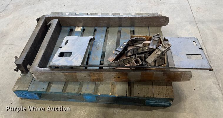 image for item EM2415 Skid steer attachments