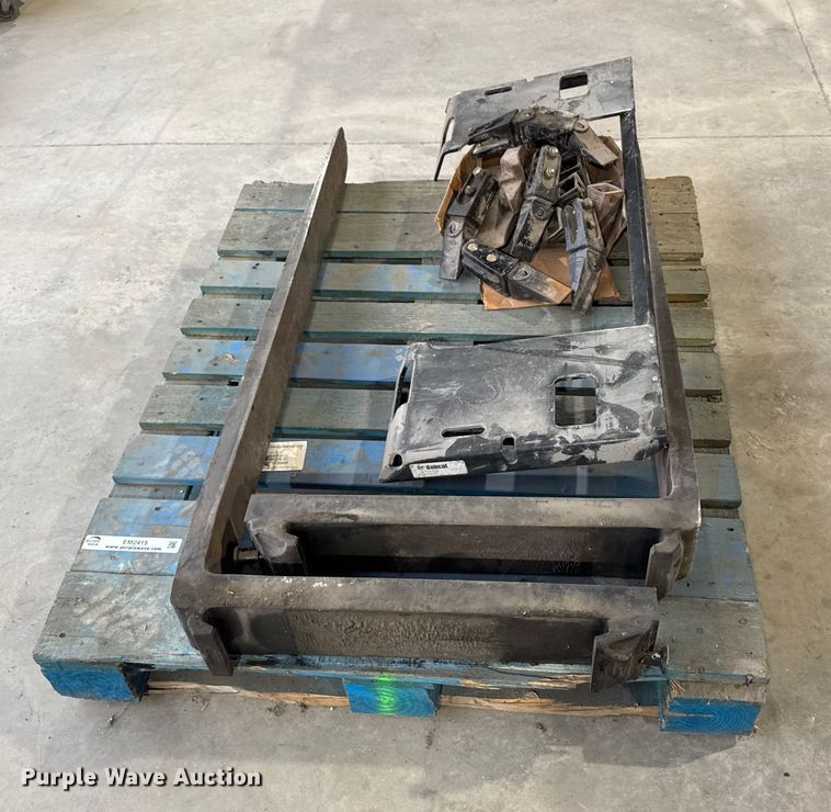 image for item EM2415 Skid steer attachments