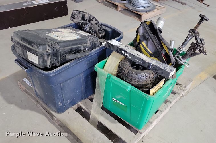 image for item EM2418 Assorted tools