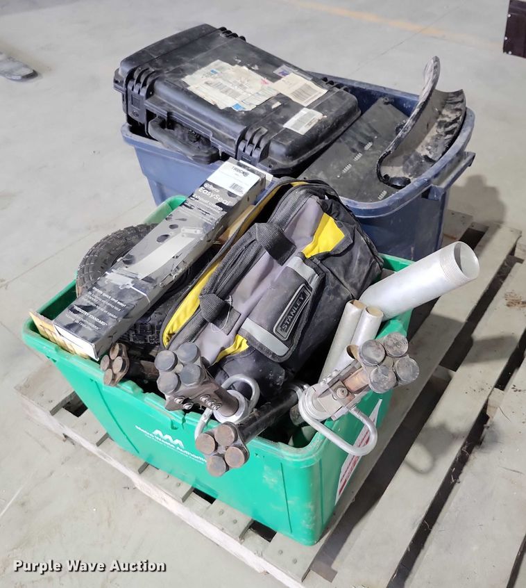 image for item EM2418 Assorted tools