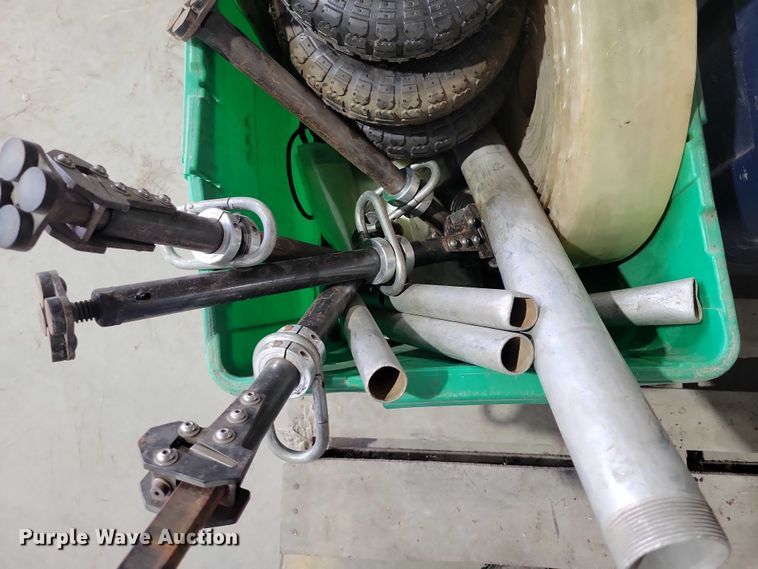 image for item EM2418 Assorted tools