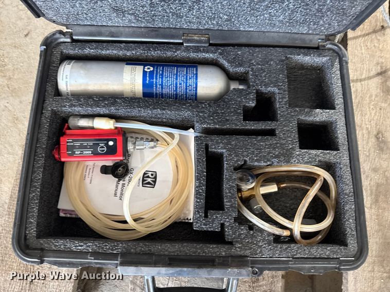 image for item EM2425 Assorted tools