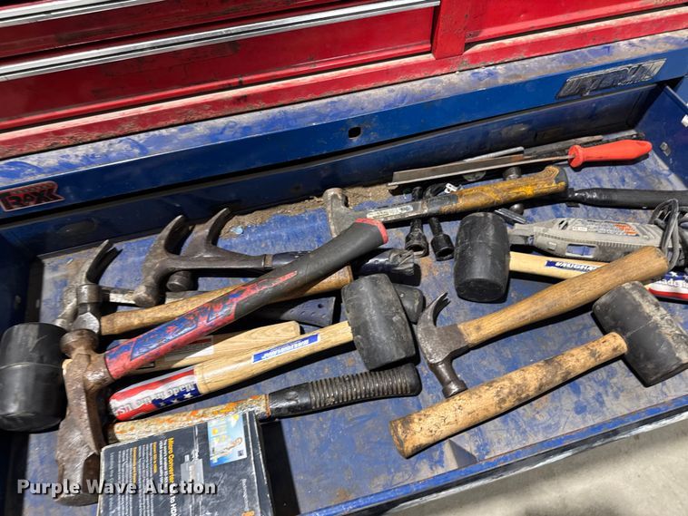 image for item EM2427 Assorted tools