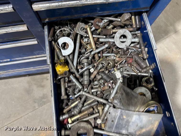 image for item EM2427 Assorted tools