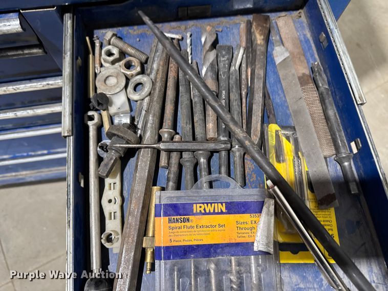 image for item EM2427 Assorted tools