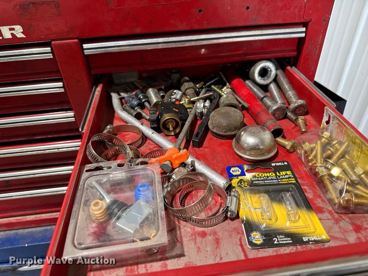 image for item EM2427 Assorted tools