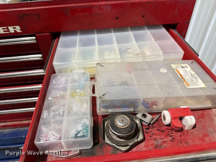 image for item EM2427 Assorted tools