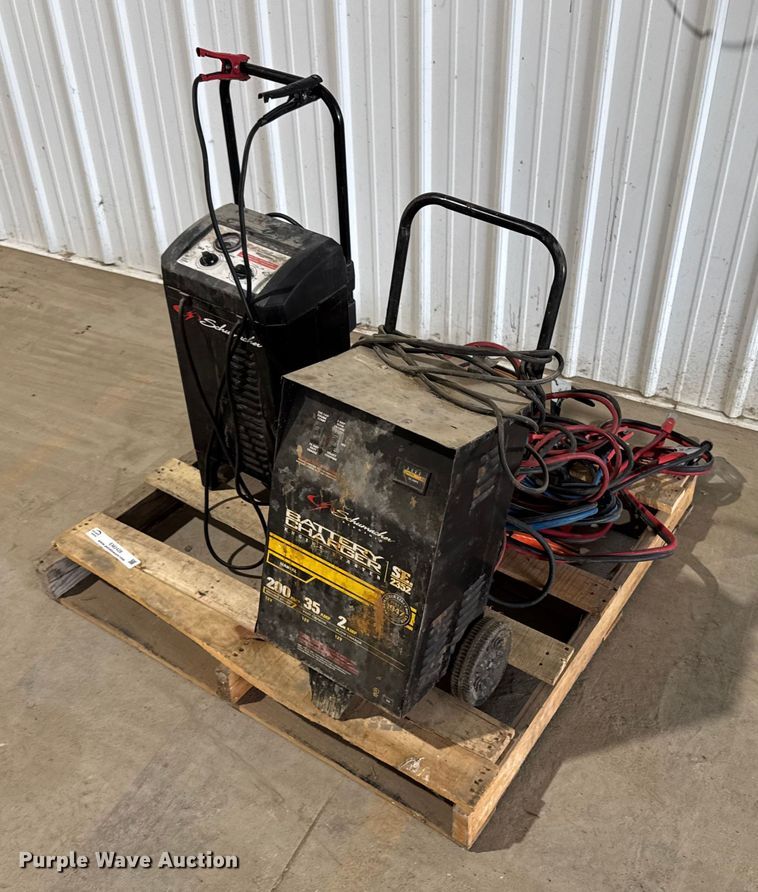 image for item EM2428 Assorted tools