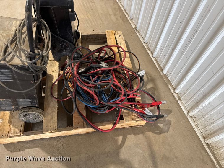 image for item EM2428 Assorted tools