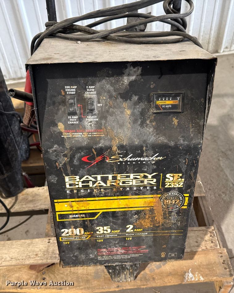 image for item EM2428 Assorted tools