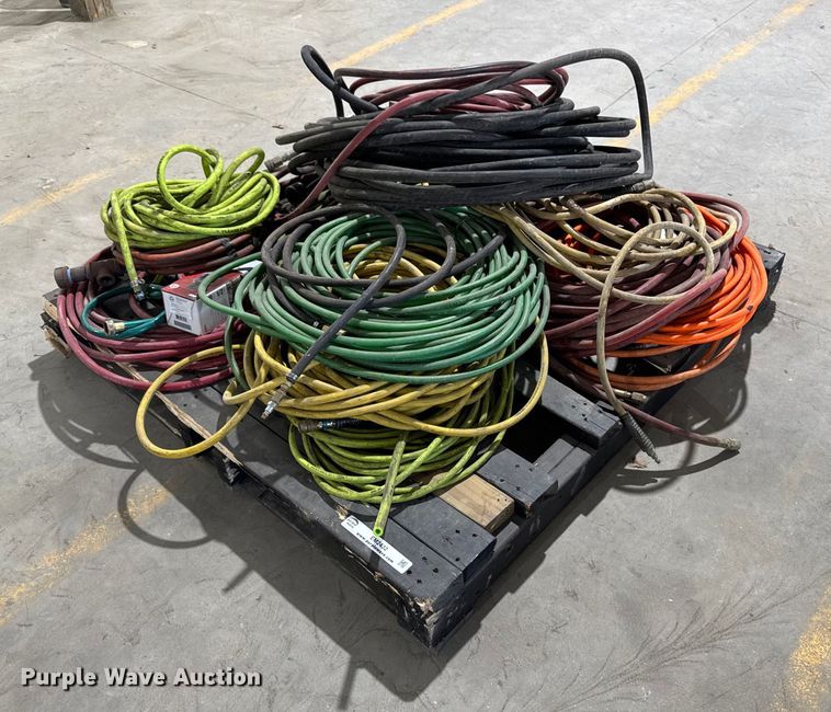 image for item EM2432 Assorted air hoses
