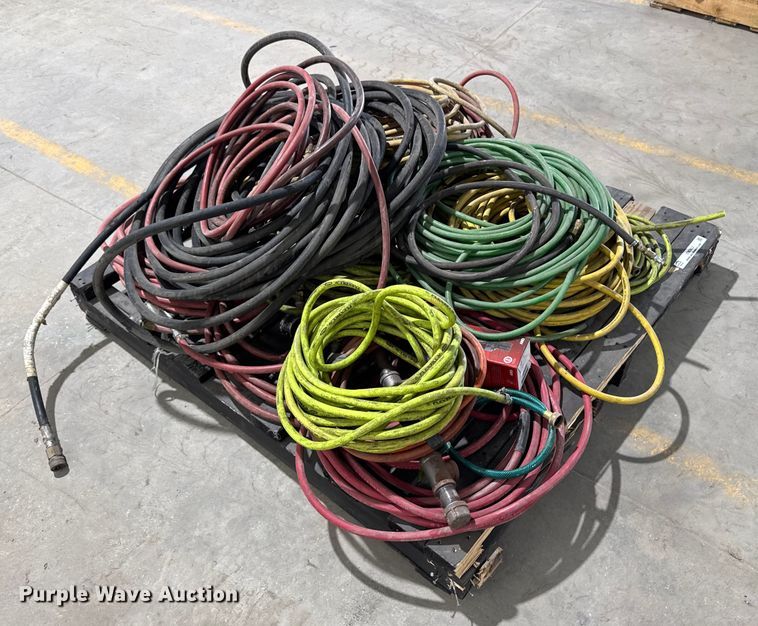 image for item EM2432 Assorted air hoses