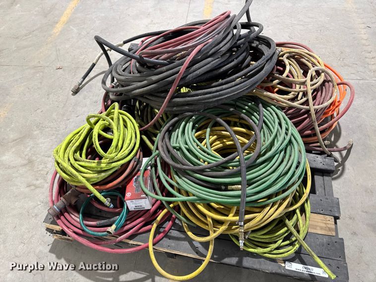 image for item EM2432 Assorted air hoses