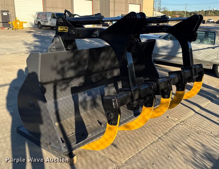 image for item EM2445 JRB Komatsu WA250-6 wheel loader grapple bucket