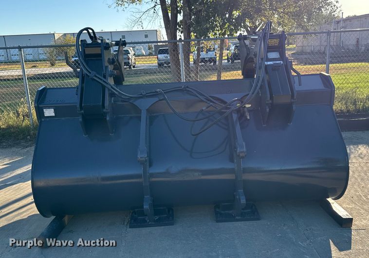 image for item EM2445 JRB Komatsu WA250-6 wheel loader grapple bucket