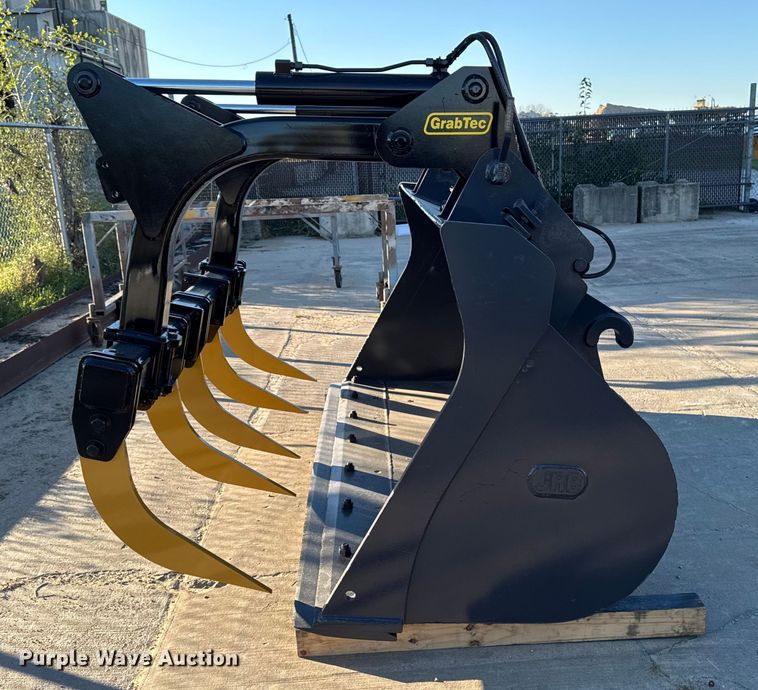 image for item EM2445 JRB Komatsu WA250-6 wheel loader grapple bucket