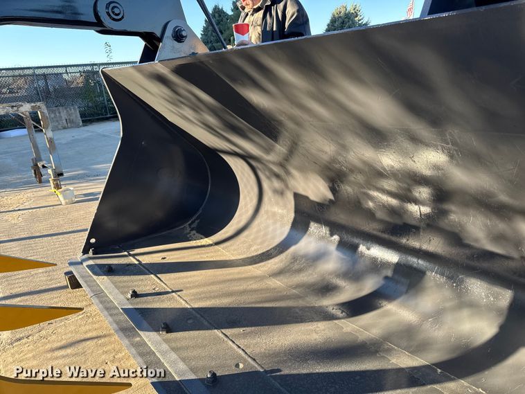 image for item EM2445 JRB Komatsu WA250-6 wheel loader grapple bucket