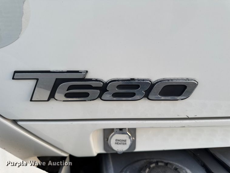 image for item EM2450 2016 Kenworth T680 semi truck