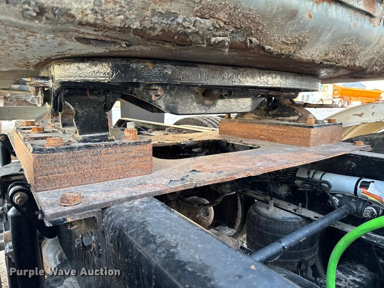 image for item EM2450 2016 Kenworth T680 semi truck