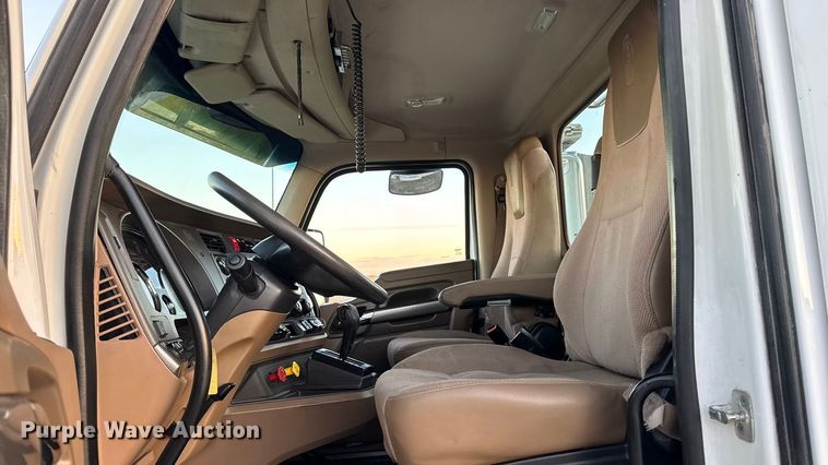 image for item EM2450 2016 Kenworth T680 semi truck