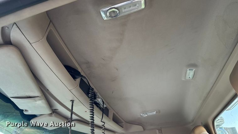 image for item EM2450 2016 Kenworth T680 semi truck