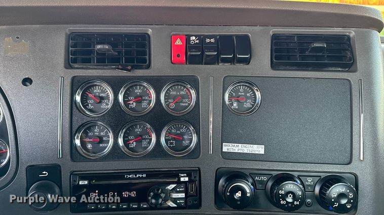 image for item EM2450 2016 Kenworth T680 semi truck