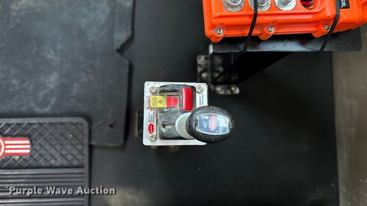 image for item EM2450 2016 Kenworth T680 semi truck